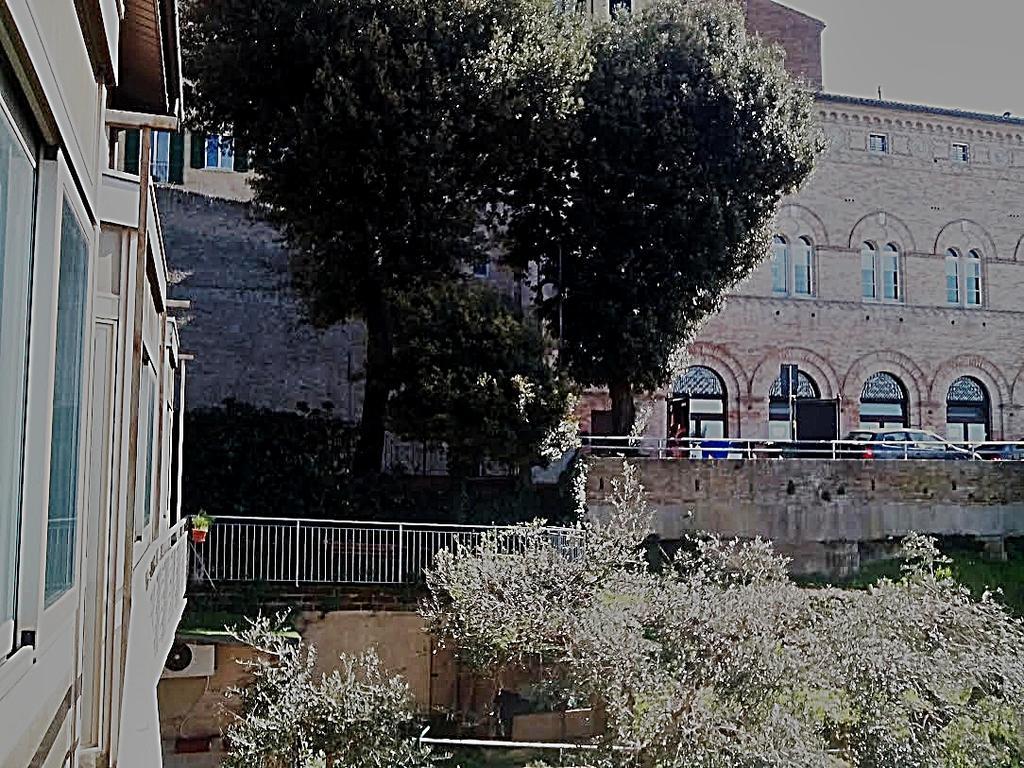 Hotel La Fonte Osimo Kültér fotó